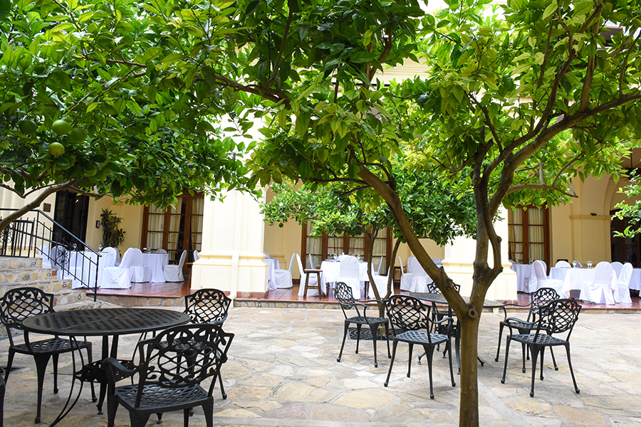 Patio de los Azahares